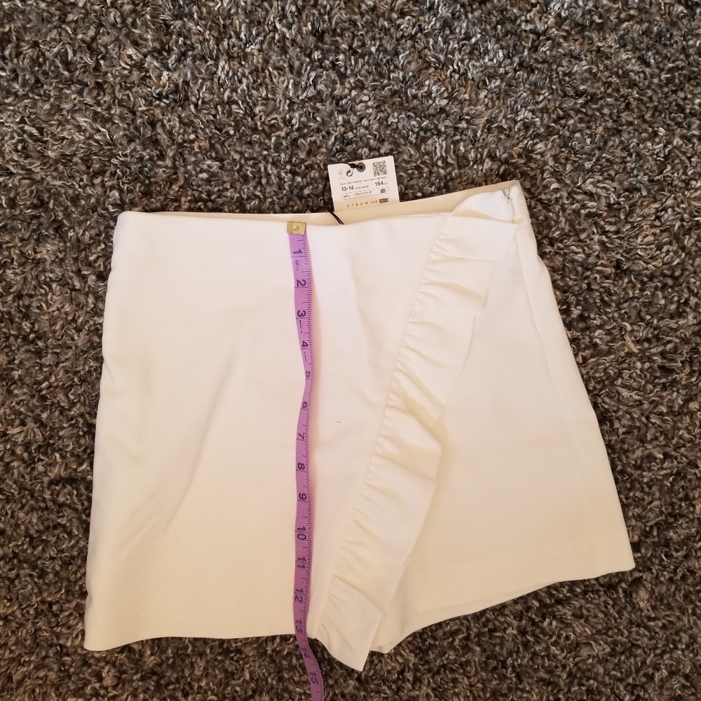 NEW ruffles skort - Picture 4 of 4